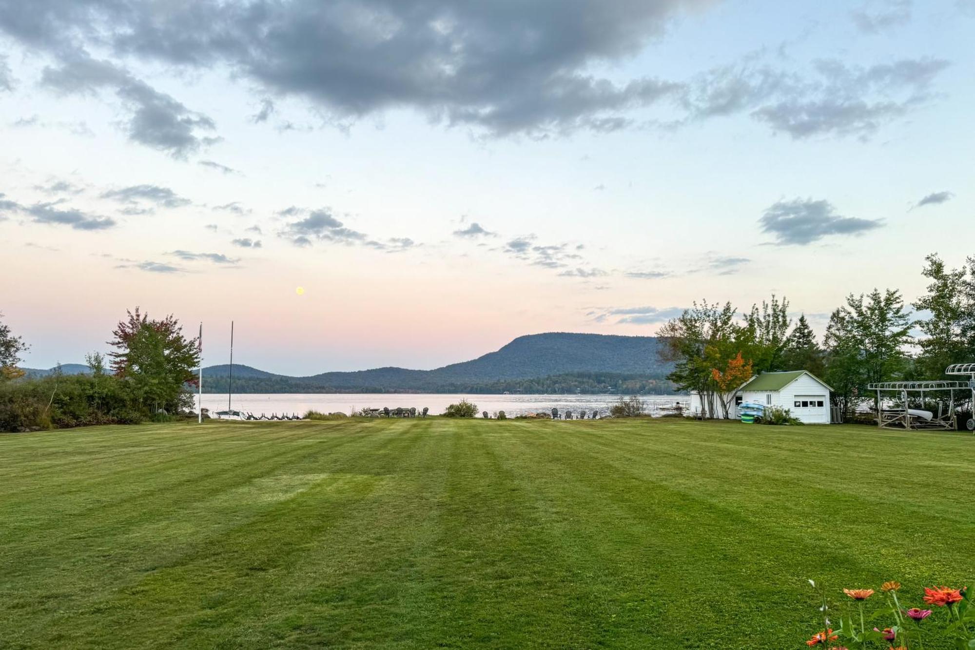 Lake Pleasant Cabin On 3 Acres With Kayaks And Beach! Eksteriør bilde