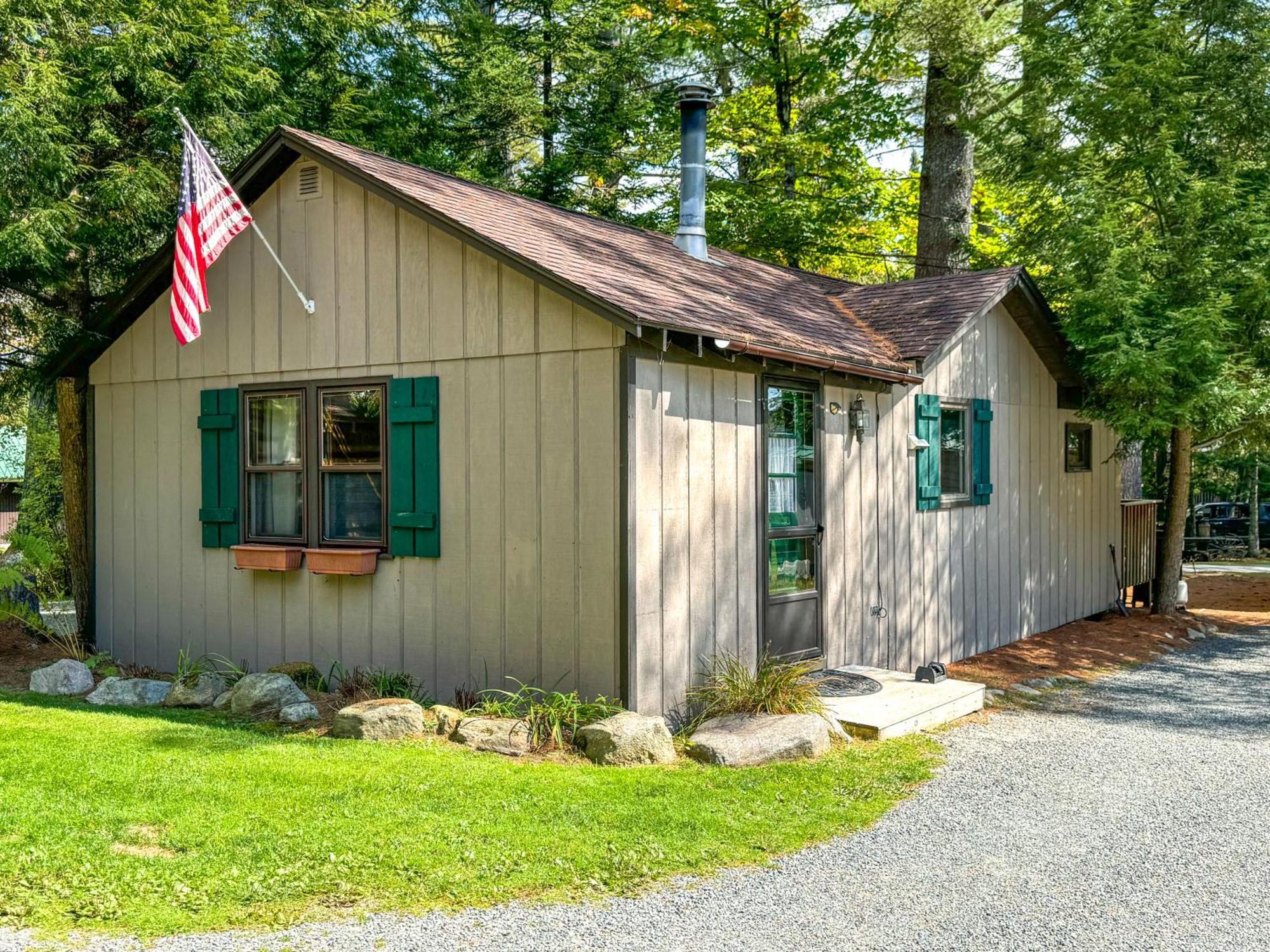 Lake Pleasant Cabin On 3 Acres With Kayaks And Beach! Eksteriør bilde